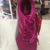 Giày Puma hồng